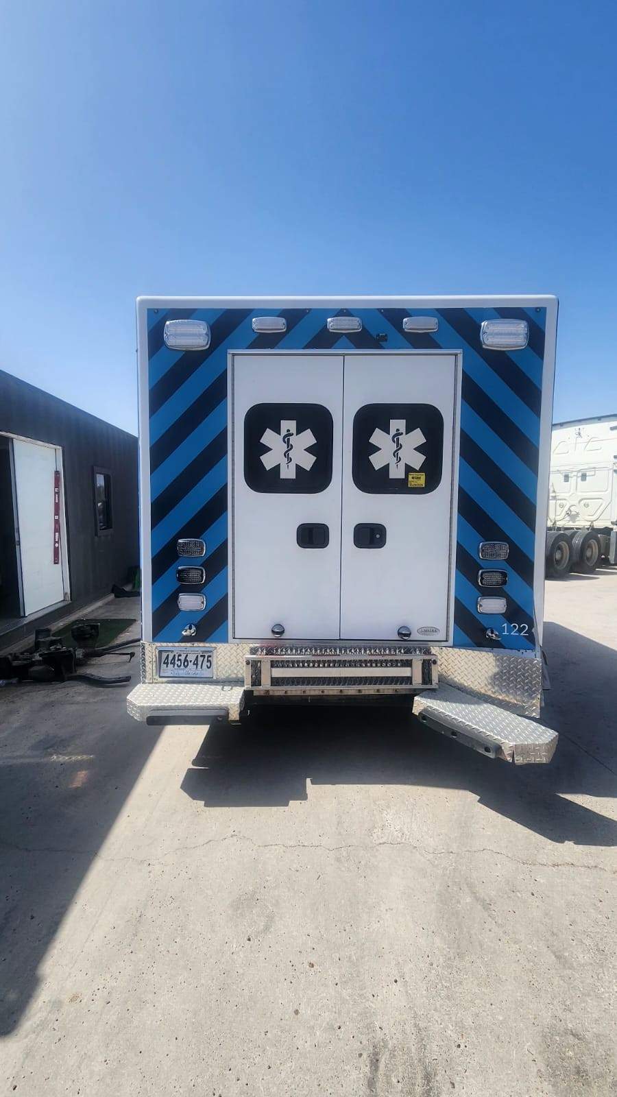 2022 Ford E-350 Super Duty
