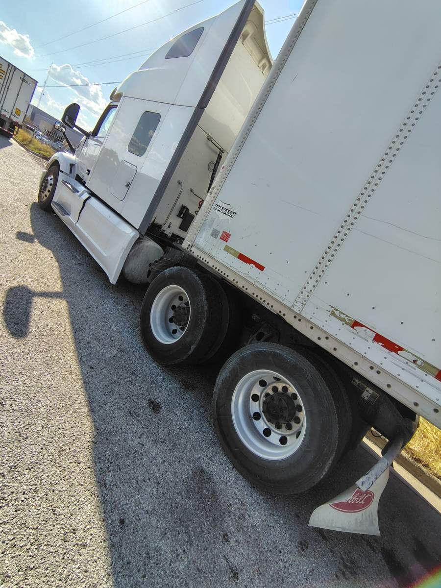 2023 Peterbilt 579