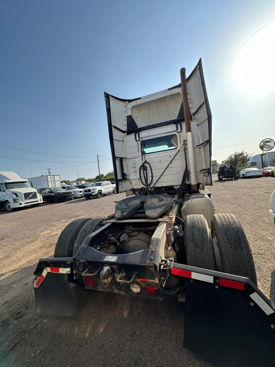 2016 Volvo Truck VNL