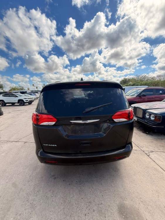 2020 Chrysler Voyager