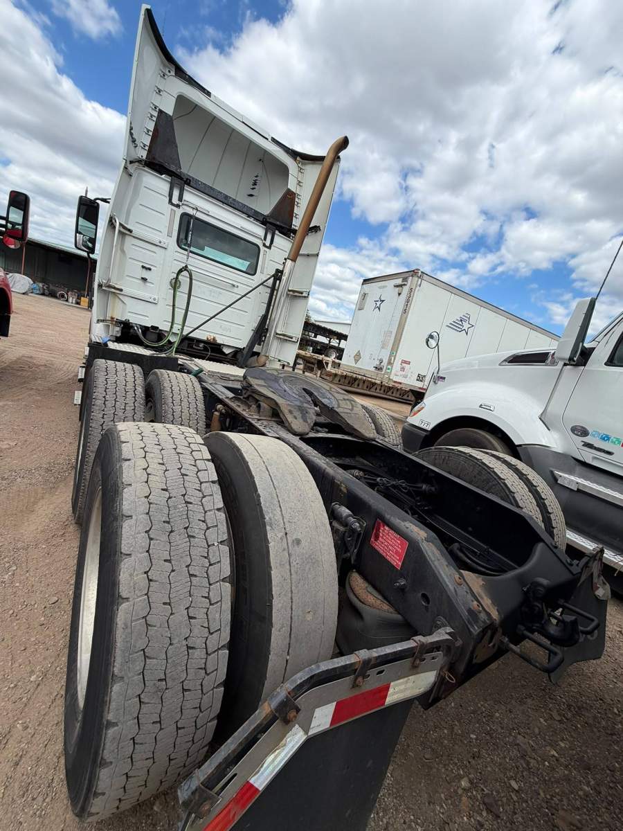 2016 Volvo VNM
