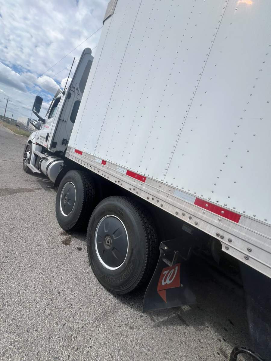 2021 Freightliner CASCADIA