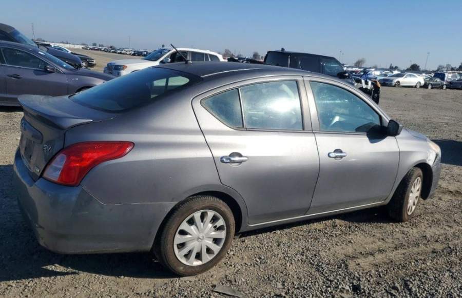 2016 Nissan Versa 1.6 SV