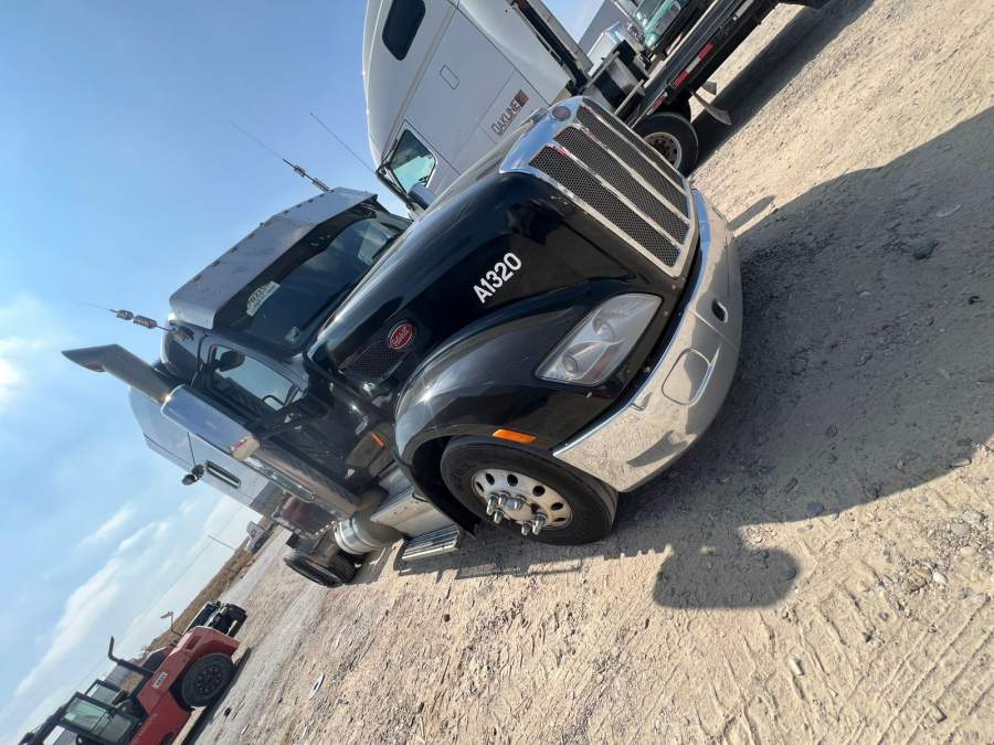 2016 Peterbilt MODEL 579