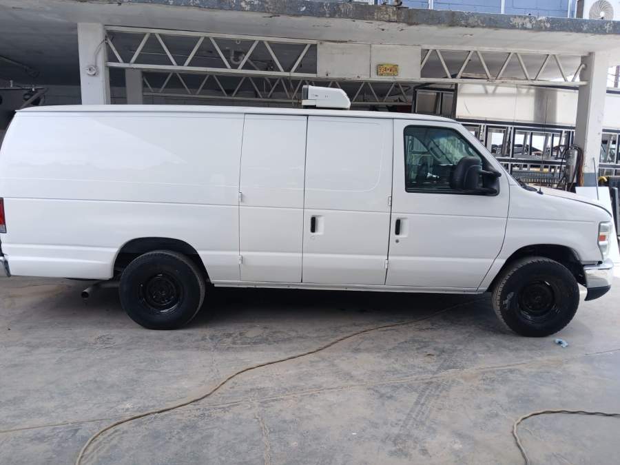 2013 Ford E-350 Super Duty