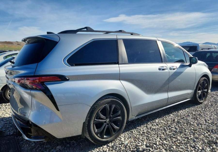 2021 Toyota SIENNA XSE 7-PASSENGER