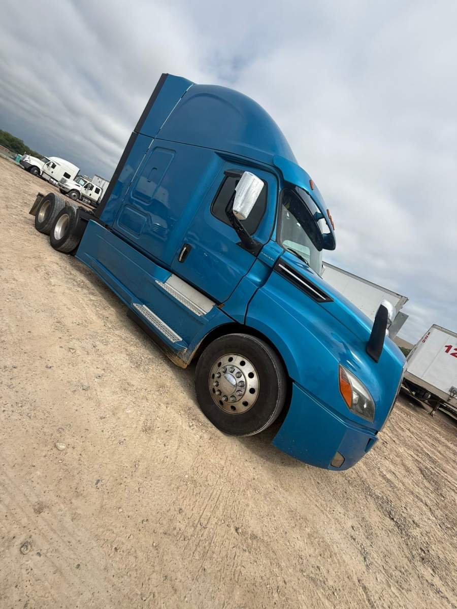 2020 Freightliner CASCADIA
