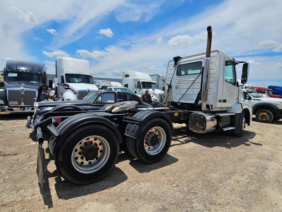 2016 Volvo Truck VNL