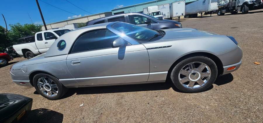 2004 Ford Thunderbird