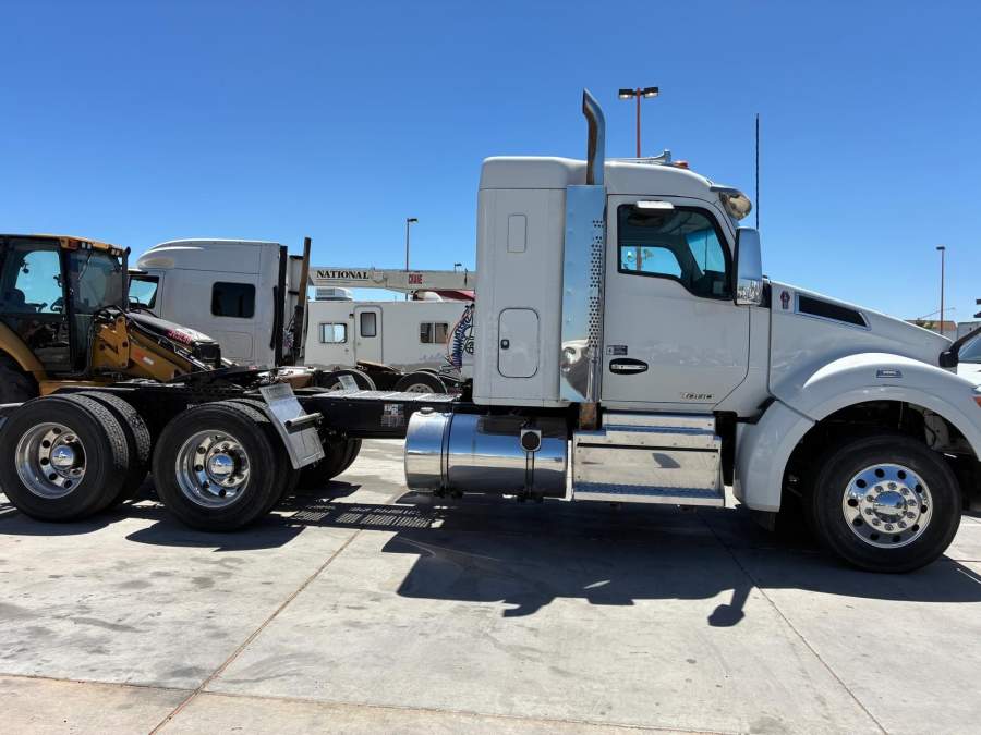 2022 Kenworth T880