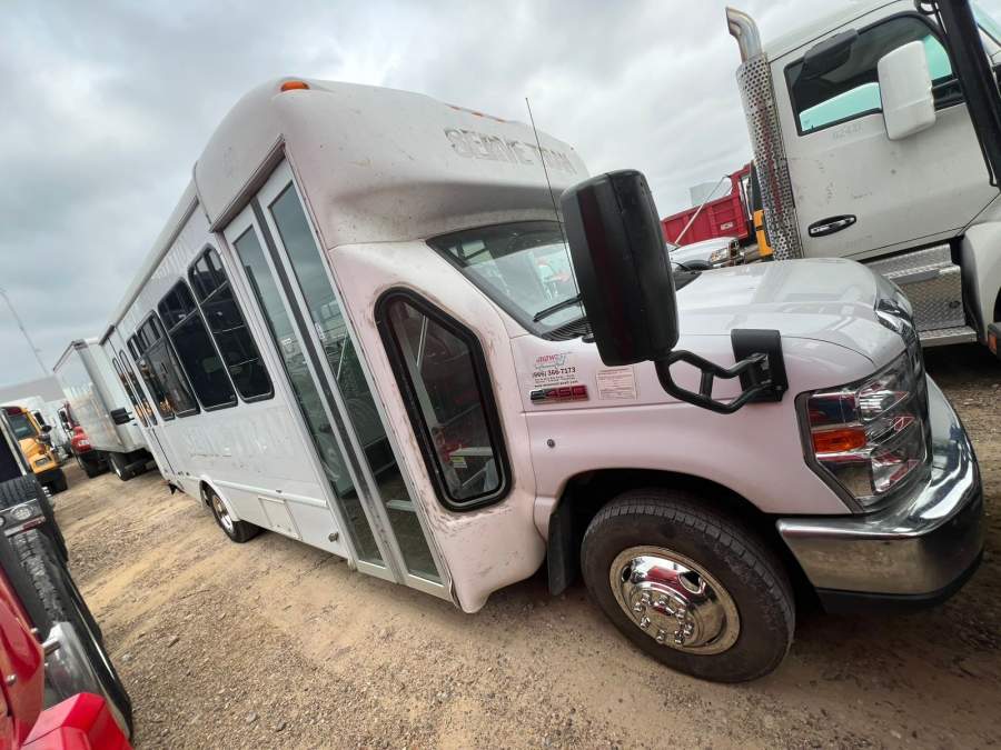 2019 Ford E-450