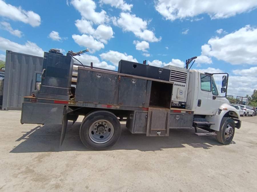 2019 International DURASTAR 4300