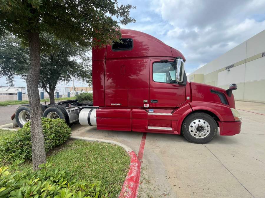 2016 Volvo Truck VNL