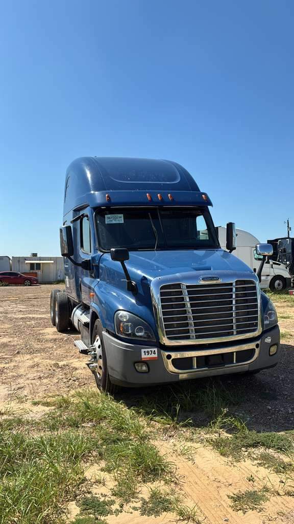 2016 Freightliner CASCADIA
