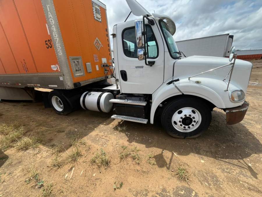 2016 Freightliner M2