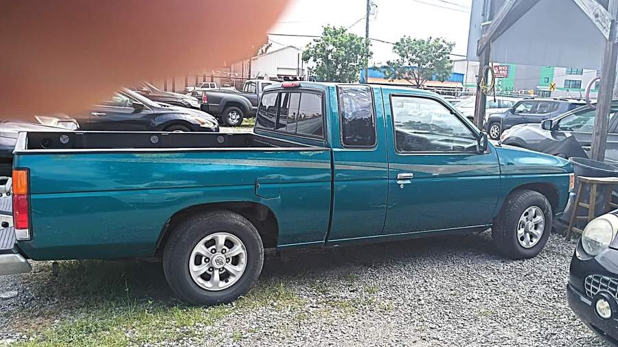 1997 Nissan Truck SE