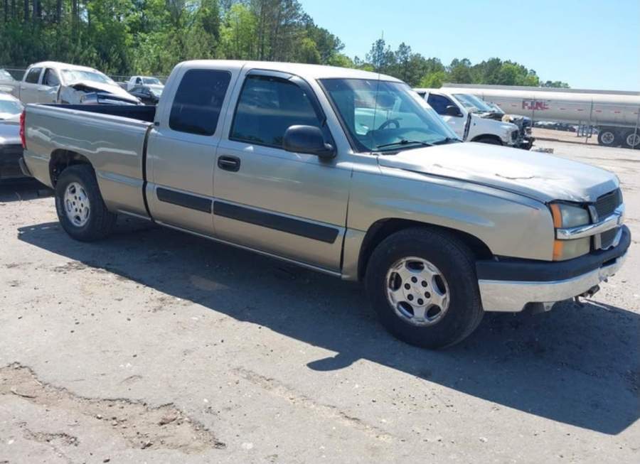 2003 Chevrolet Silverado 1500 Base / LS