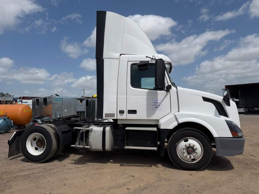 2019 Volvo Truck VNL