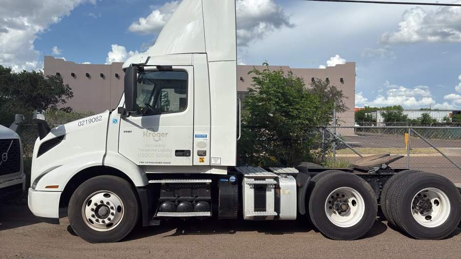 2020 Volvo Truck VNR