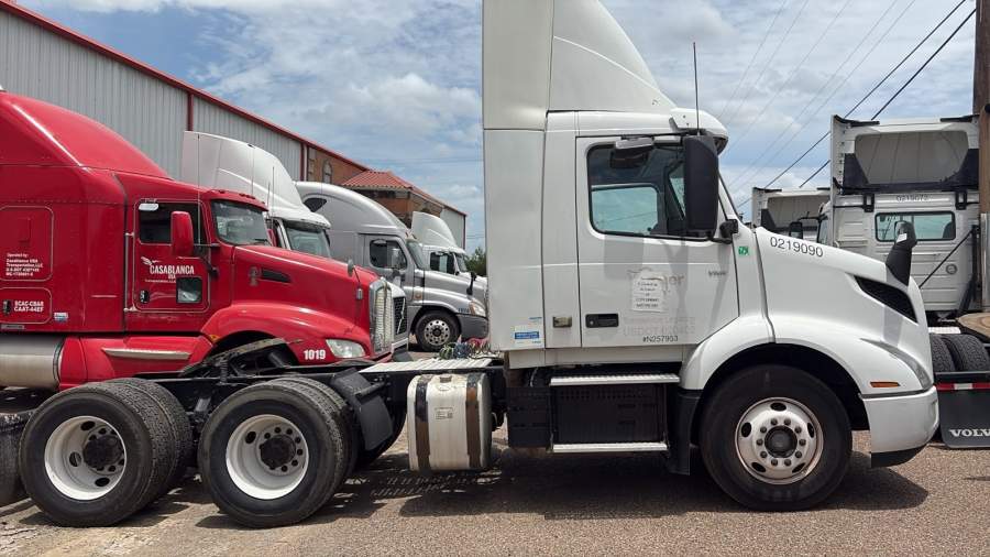 2020 Volvo Truck VNR