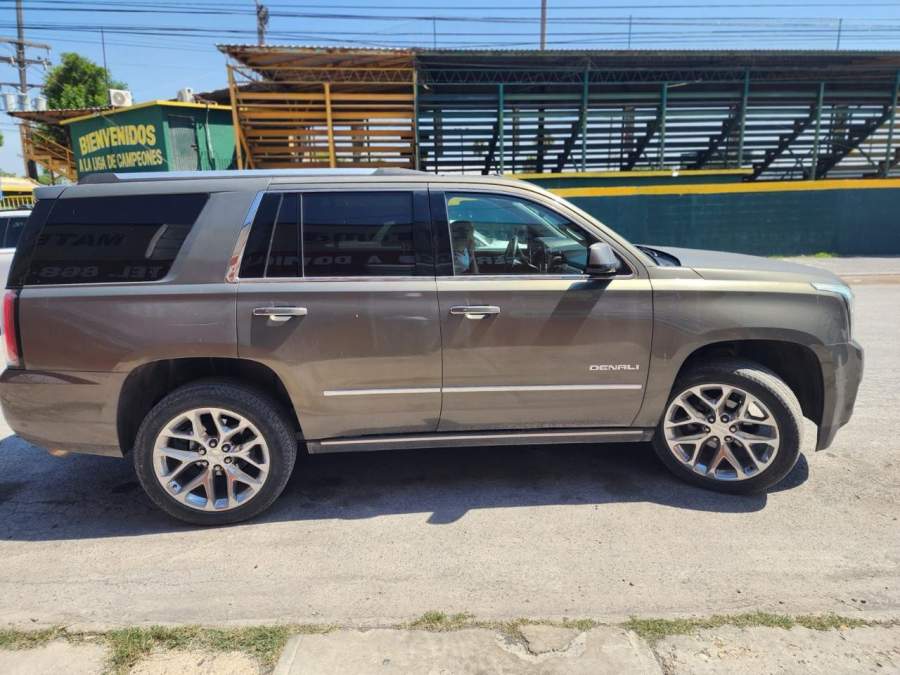 2017 GMC Yukon