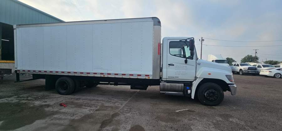 2016 Hino 258A