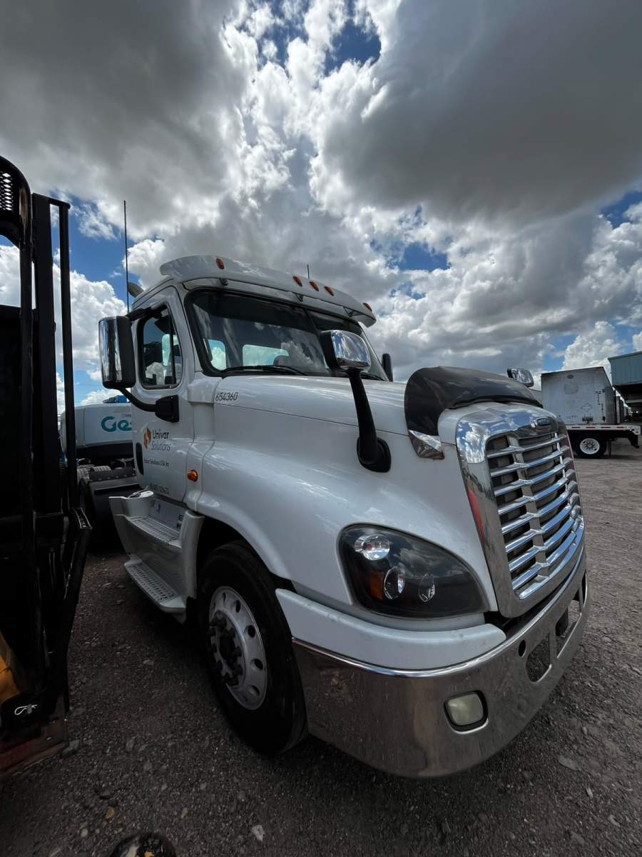 2016 Freightliner CASCADIA