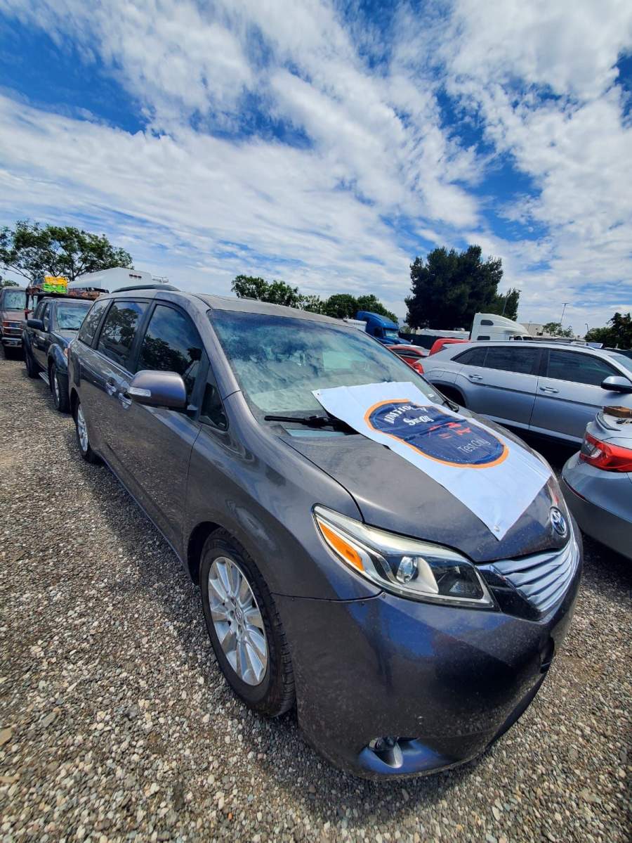 2015 Toyota Sienna LIMITED