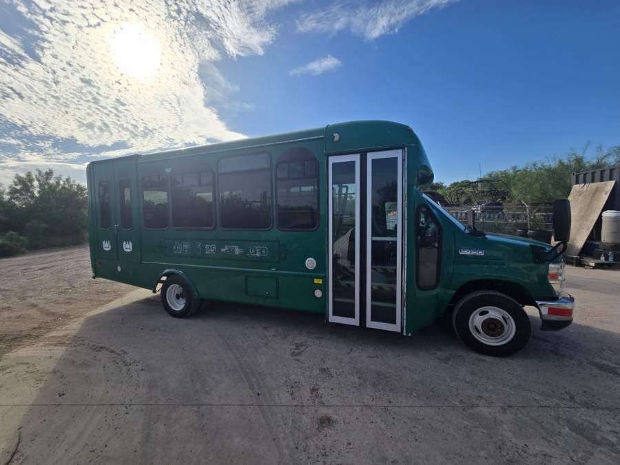 2017 Ford E-450