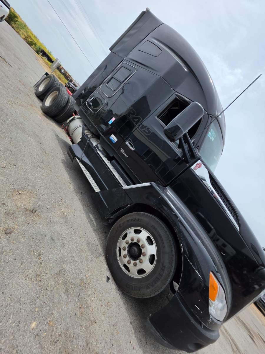 2023 Kenworth T680