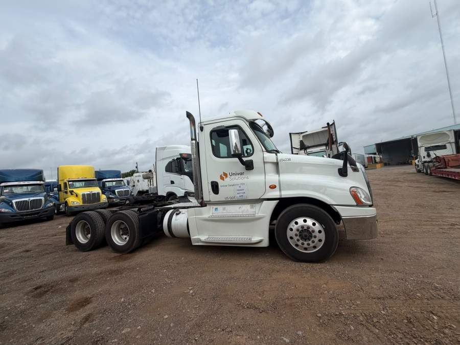 2016 Freightliner CASCADIA