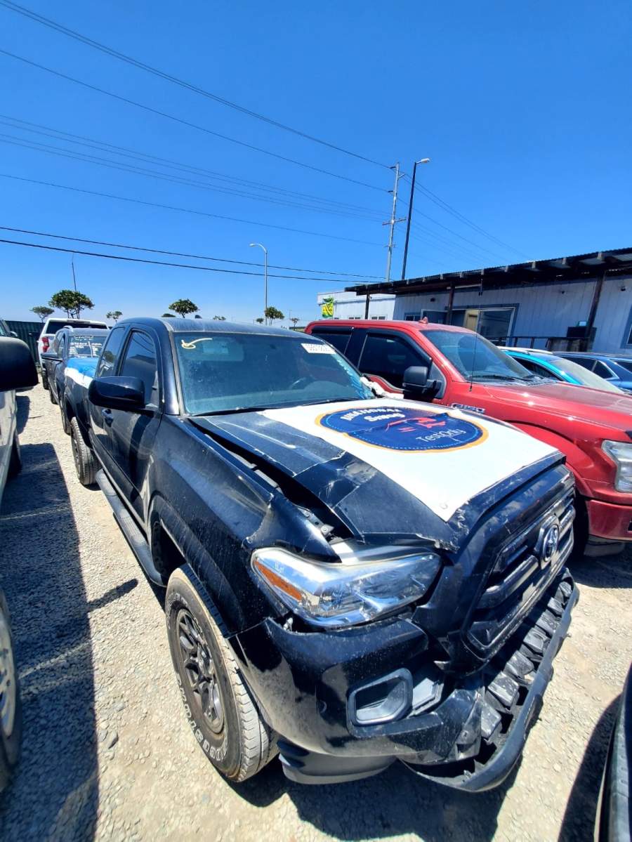 2016 Toyota Tacoma SR / SR5