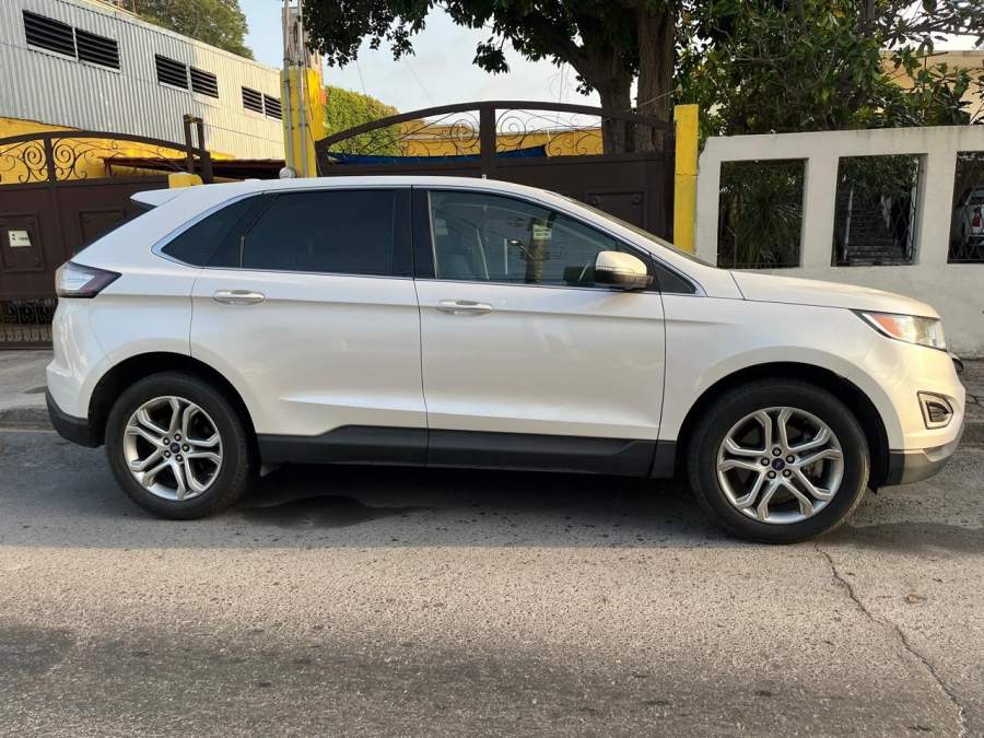 2016 Ford Edge