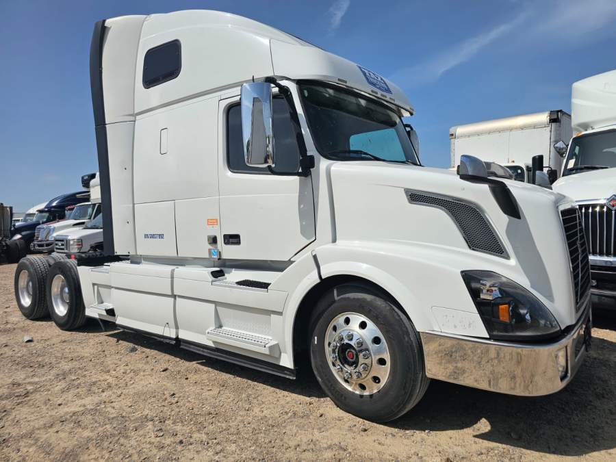 2016 Volvo Truck VNL
