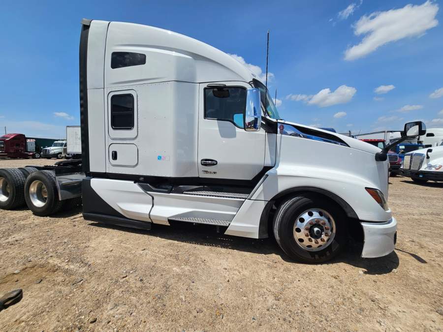 2024 Kenworth T680