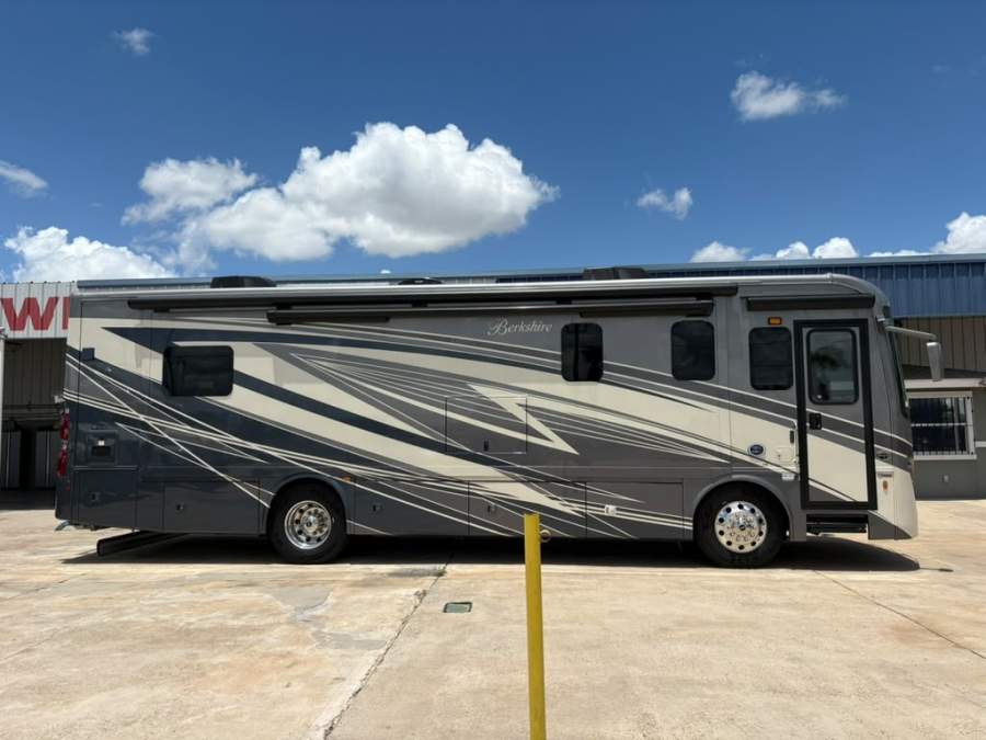 2025 Freightliner Motorhome Chassis