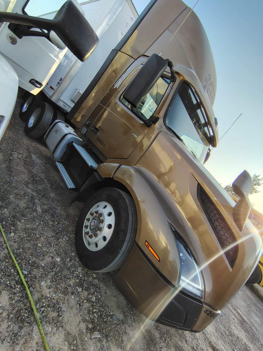2019 Volvo Truck VNL