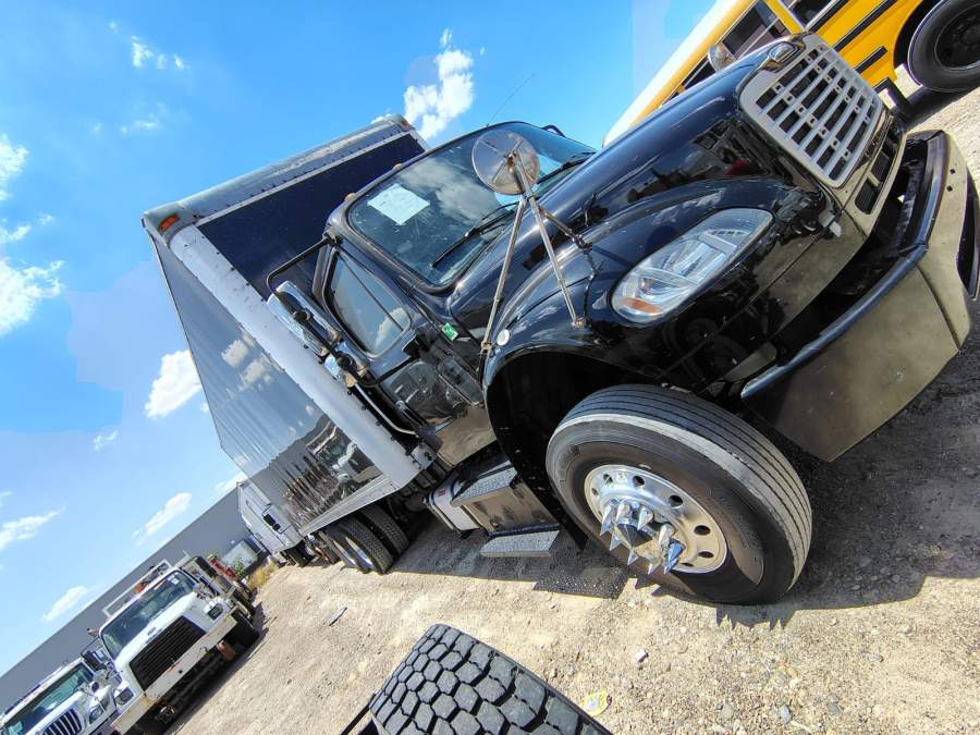 2016 Freightliner M2