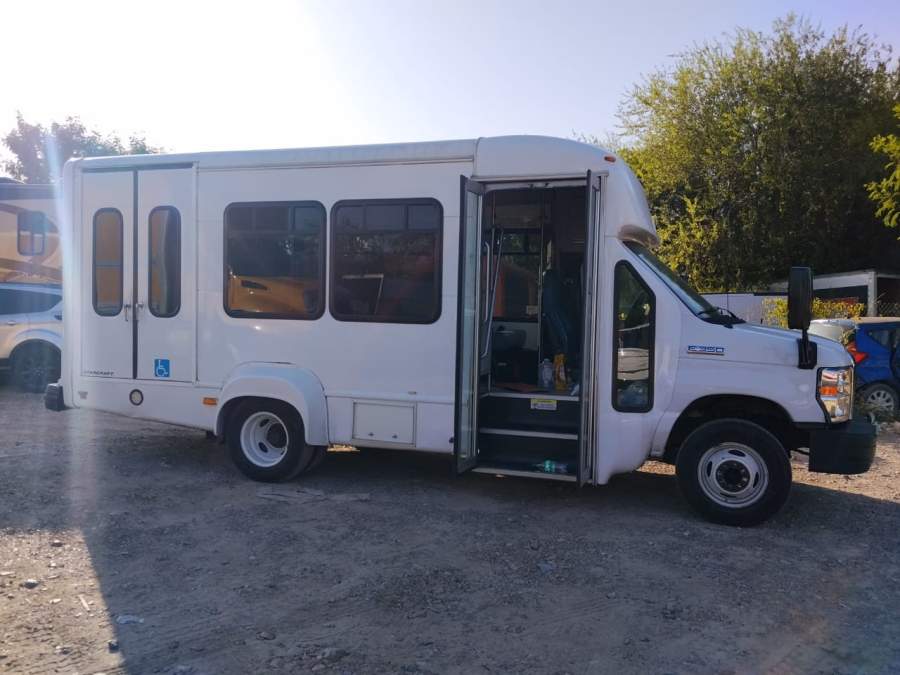 2021 Ford E-350 Super Duty