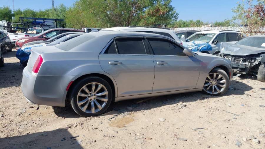 2016 Chrysler 300