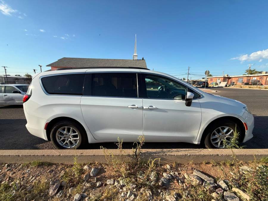 2020 Chrysler Voyager