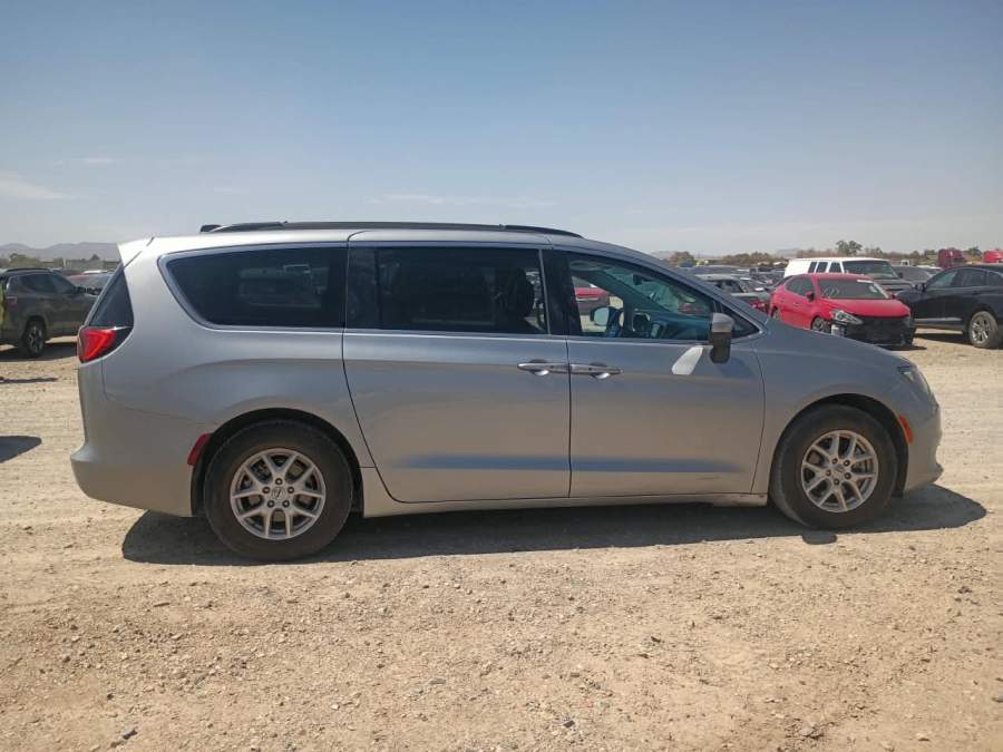 2021 Chrysler Voyager