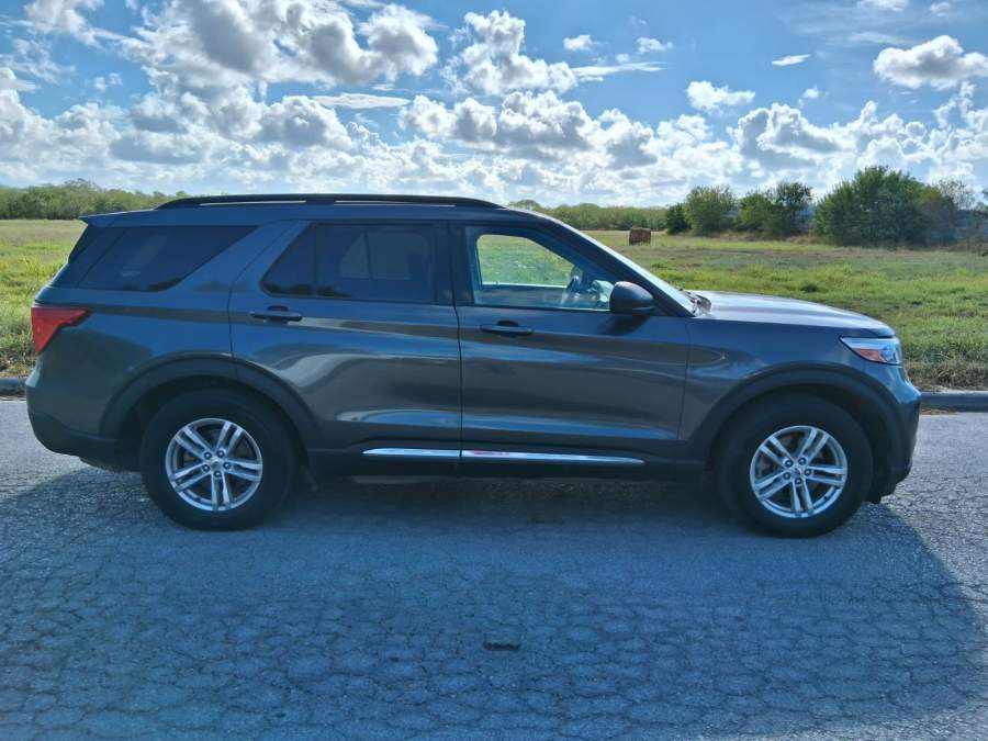 2020 Ford Explorer  XLT