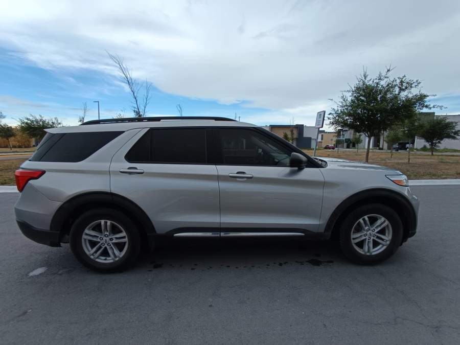 2021 Ford Explorer  XLT