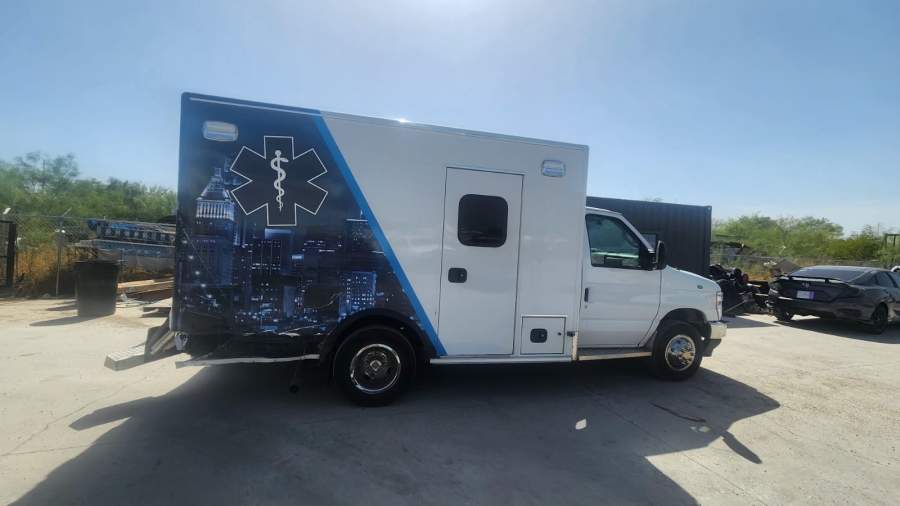 2022 Ford E-350 Super Duty