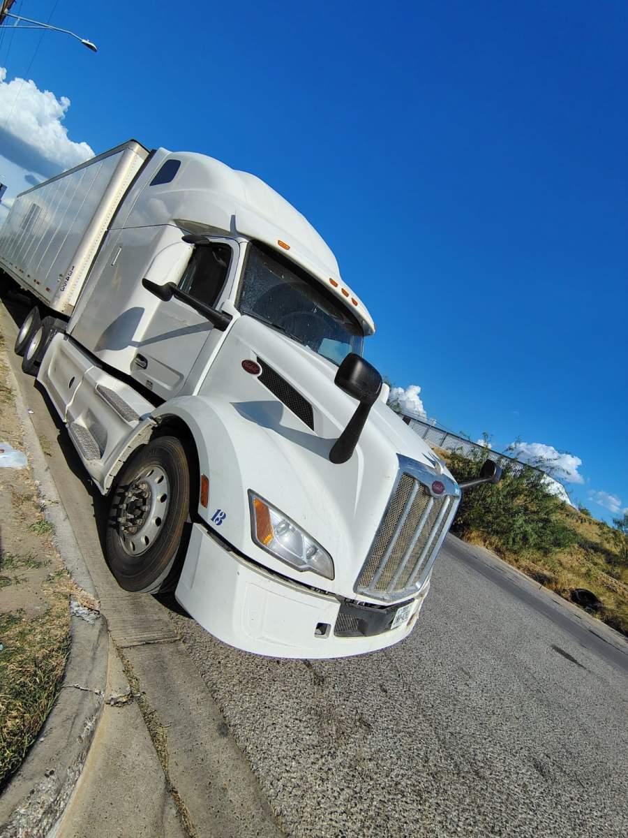 2023 Peterbilt 579