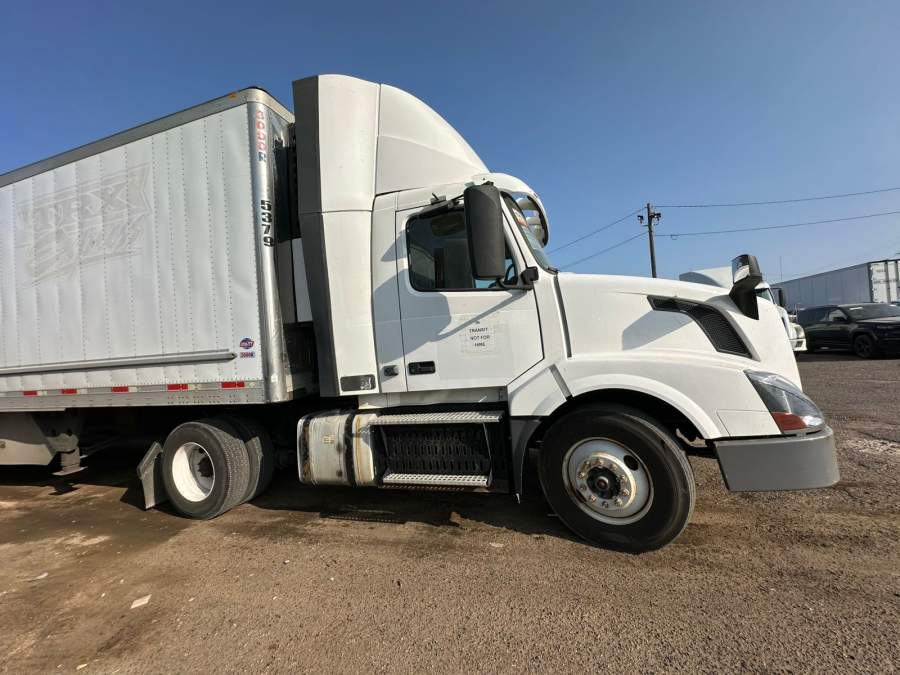 2016 Volvo Truck VNL