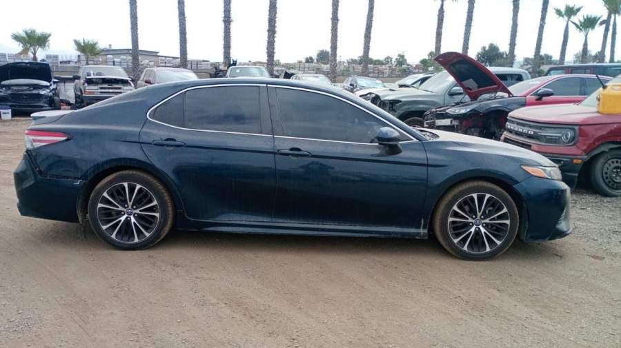 2018 Toyota Camry SE