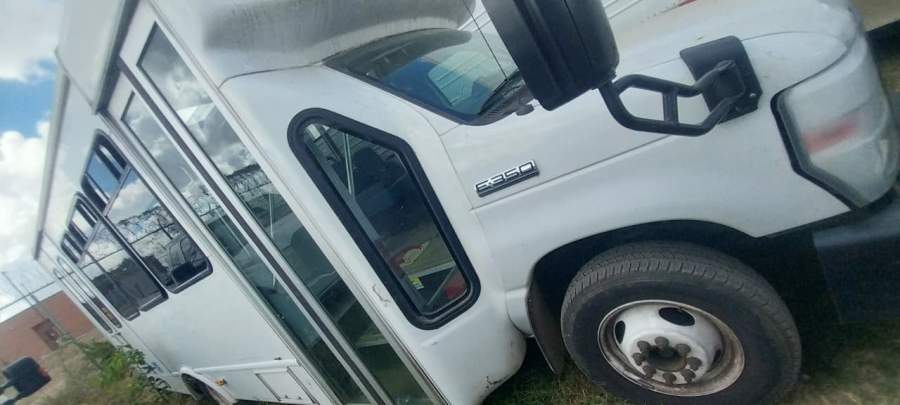 2021 Ford E-350
