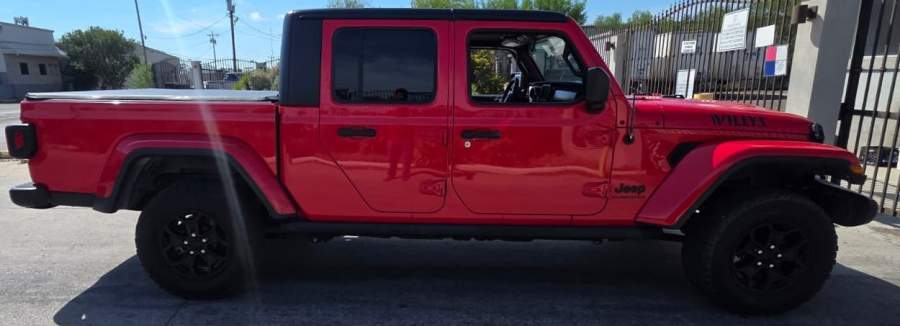 2021 Jeep Gladiator Willys